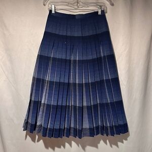 Pendleton 100 % Wool Blue Plaid Reversible Skirt Pleated Schoolgirl Size Small